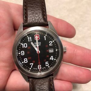 swiss army men’s black dial leather strap watch